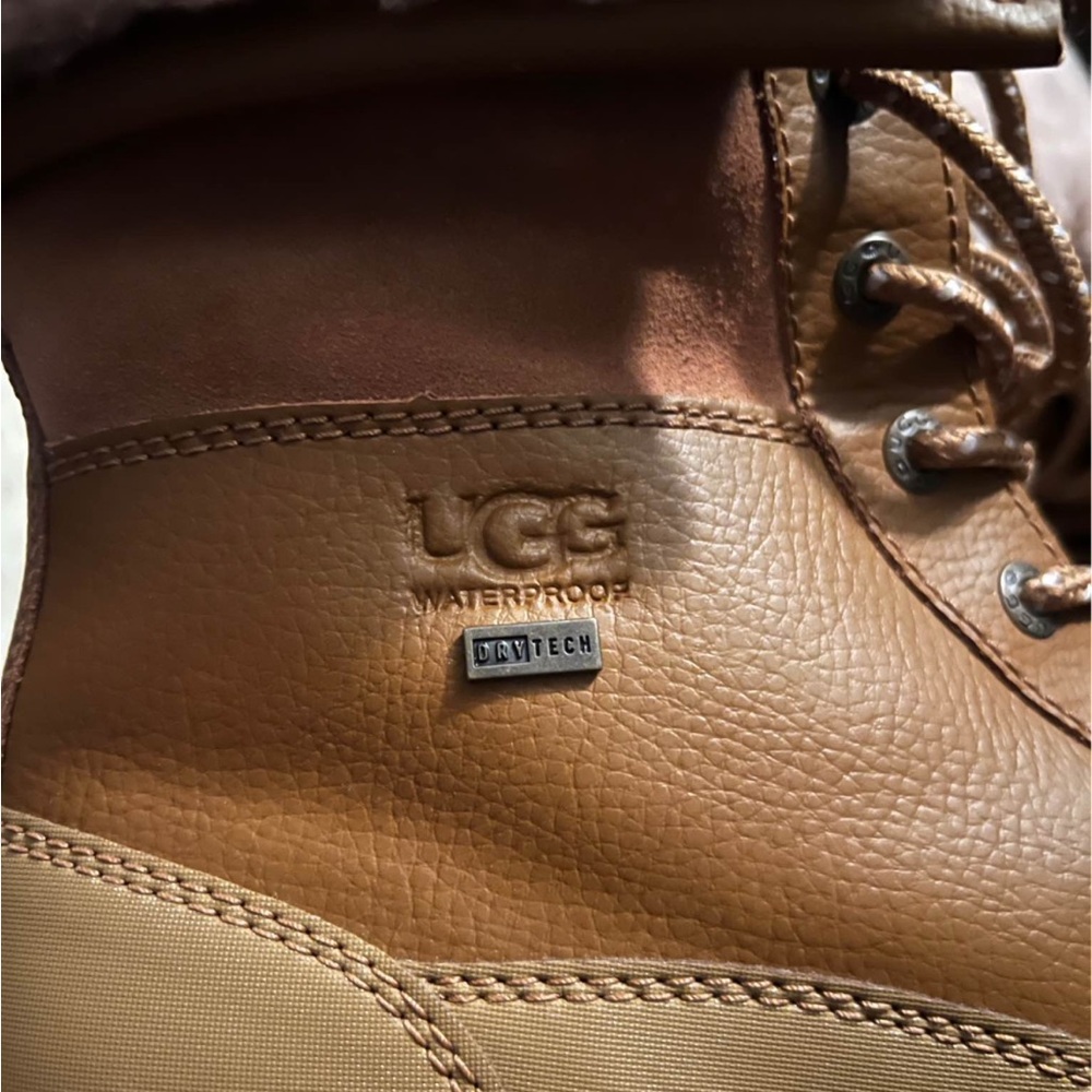 UGG  Boots with Cozy Lining - Picture 6 of 8